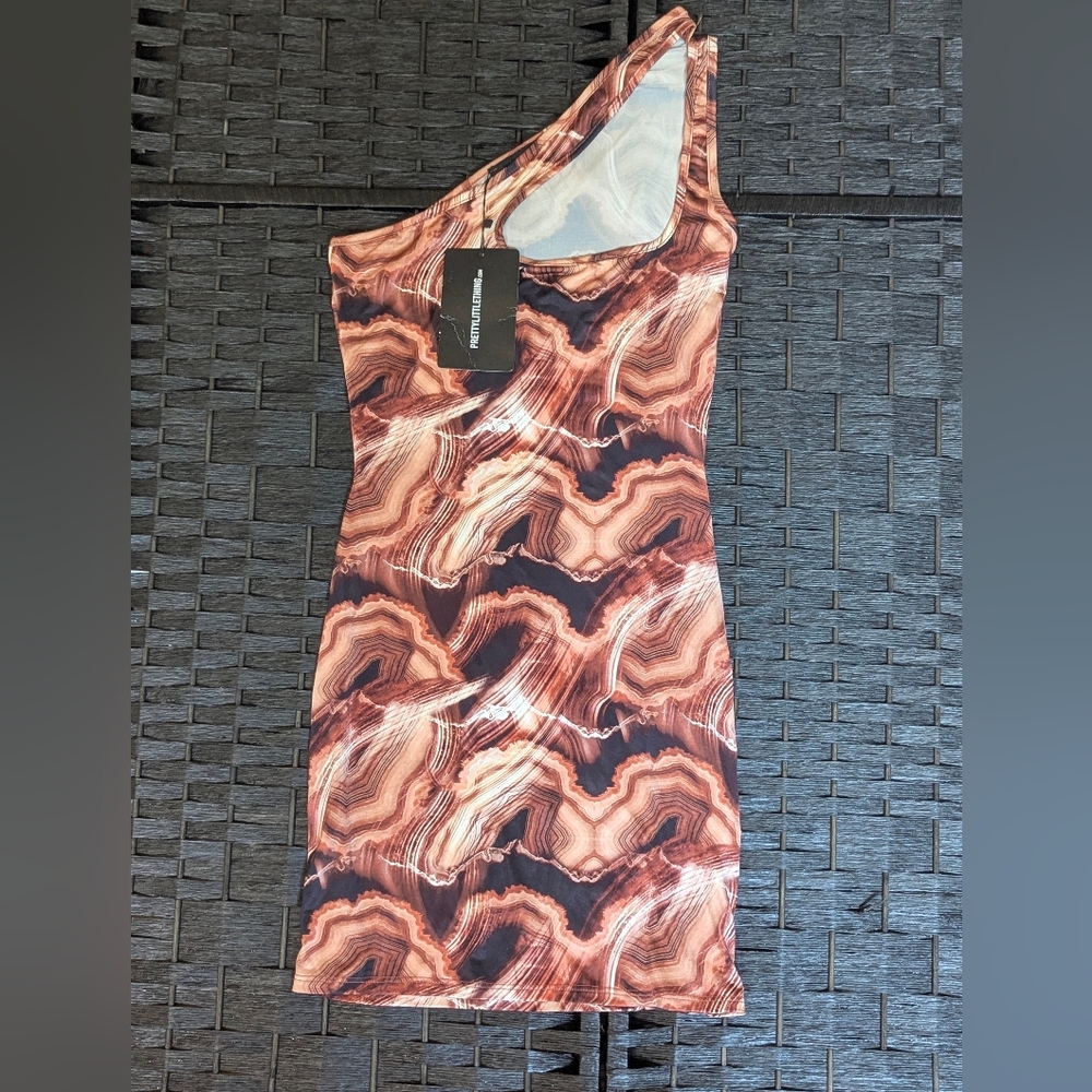 PRETTY LITTLE THINGS One-Shoulder Cut Out Marble Print Dress Sz 6 NEW W/tags